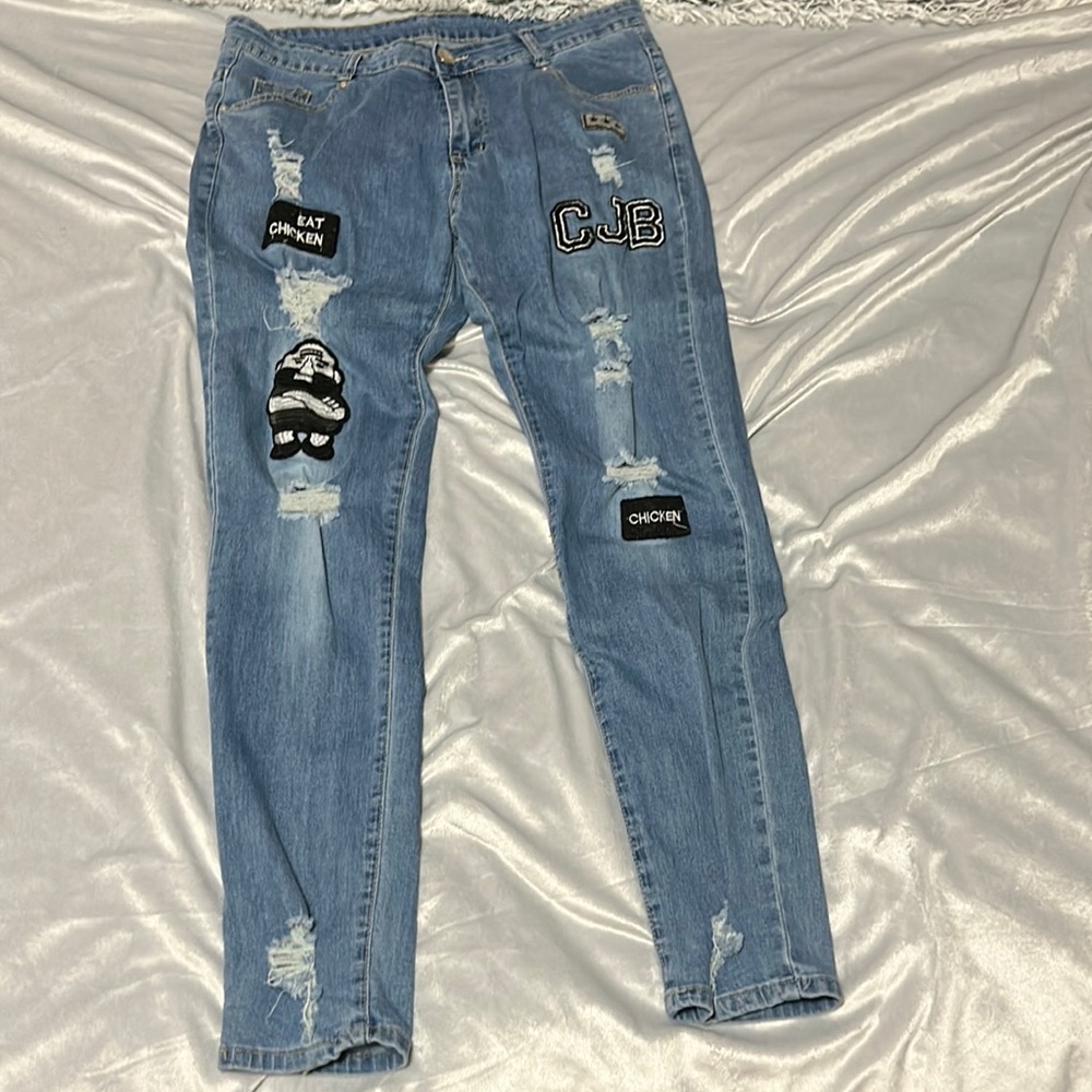 Ripped skinny jeans